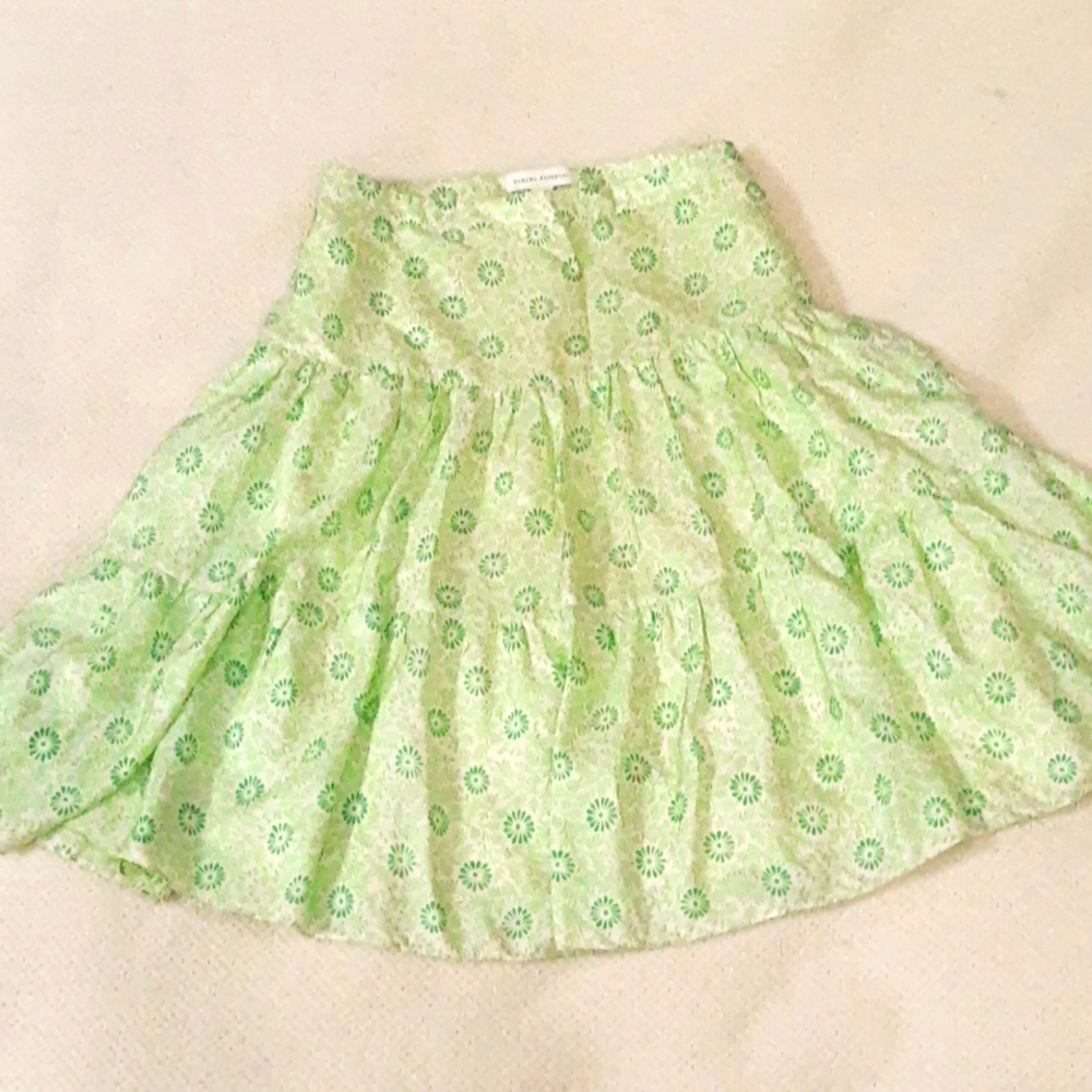 100% silk Banana Republic green patterned skirt